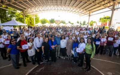 Vamos a seguir apoyando a los tianguistas; afirma Gobernador Rocha, al encabezar entrega de apoyos.