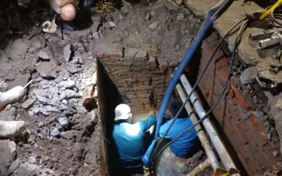 JUMAPAM detecta y rapara fuga de agua en caja de válvulas en Lomas de Mazatlán.