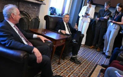 Senado de EU evalúa limitar poderes de guerra de Trump tras incursión en Venezuela