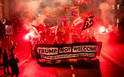 «Trump no es bienvenido»: manifestantes queman bandera de EU en Suiza