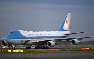 Falla técnica obliga a Trump a cambiar de avión rumbo al Foro de Davos