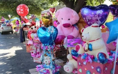 Vendedores ambulantes del centro de Culiacán se preparan con cautela para el 14 de febrero