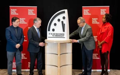 Reloj del Juicio Final queda a 85 segundos; científicos alertan riesgo nuclear y climático