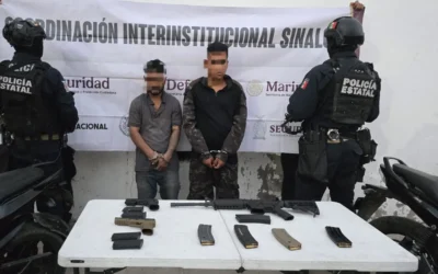 Dos sujetos armados son detenidos en Villa Unión tras quema de carros.