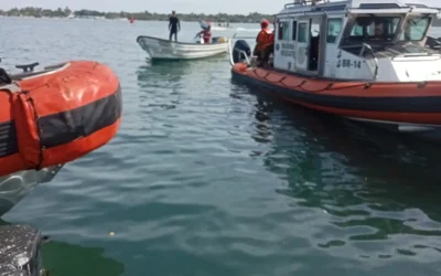 Restan a pescadores que quedaron a la deriva en altamar