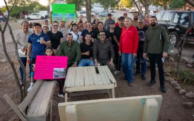 Juan de Dios Gámez se compromete a rehabilitar cancha en Felipe Ángeles y atender parque en la colonia Domingo Rubí.