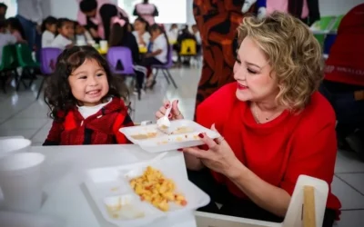 Eneyda Rocha recorre planteles educativos con apoyos de DIF Sinaloa para la población educativa