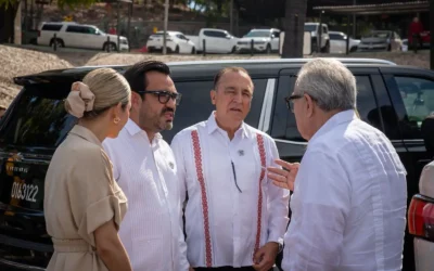 Asiste Juan de Dios Gámez a toma de protesta de nuevo comandante de la Tercera Región Militar, General Héctor Ávila Alcocer