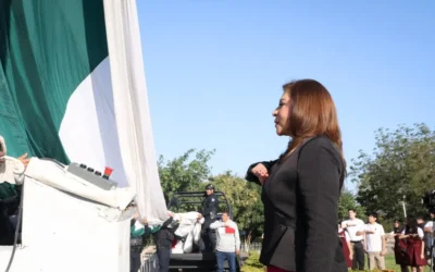 Conmemoran autoridades de Sinaloa el Día de la Bandera