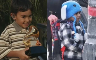 Entrega Bad Bunny uno de los gramys ganados la semana pasada al niño migrante Liam Conejo