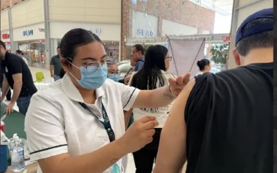 Aplican más de 9 mil 800 dosis en macrocentros de vacunación contra el sarampión en Culiacán y Mazatlán.