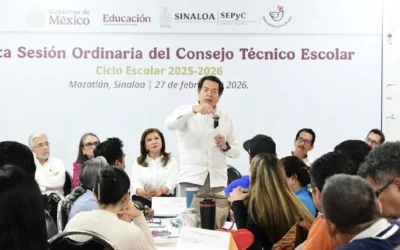Titular de la SEP y Secretaria de Educación en Sinaloa encabezan Consejo Técnico Escolar en Mazatlán.