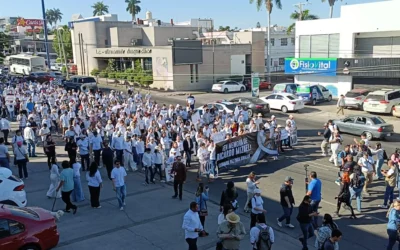 ¡Con los niños no! Marchan ciudadanos de Culiacán por Ricardo Mizael