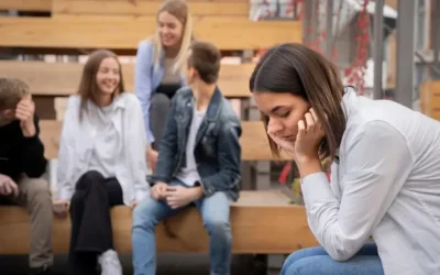 Agotamiento social: señales, causas y estrategias para recobrar el equilibrio, según terapeutas