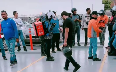 Repartidores de DiDi Food toman oficinas en Culiacán para exigir aumento en tarifas