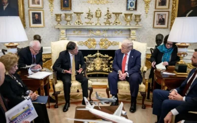 Gustavo Petro arriba a la Casa Blanca para reunirse con Donald Trump