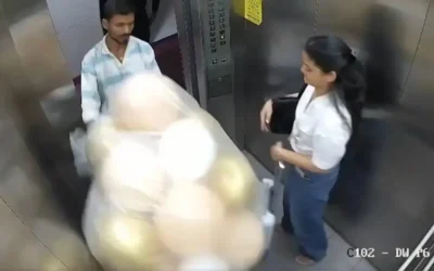 Explosión de globos con gas deja dos personas heridas dentro de un elevador en Mumbai, India