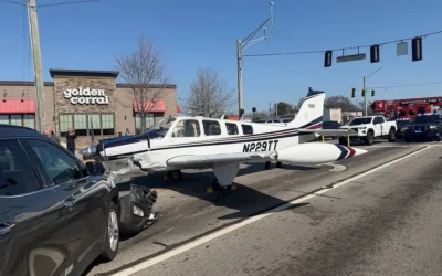Una avioneta aterrizó de emergencia en una avenida de Georgia y chocó contra varios vehículos: “Fue un milagro”