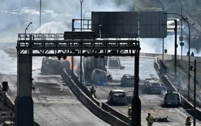 Explosión de camión con gas en Santiago deja cinco muertos y 20 heridos