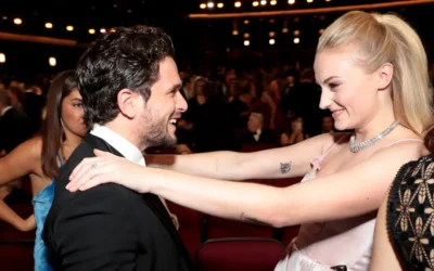 Sale a la luz el vídeo de Sophie Turner y Kit Harington con arcadas tras besarse en su próxima película
