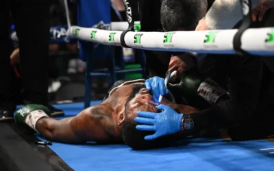 Aterrador episodio durante una pelea de boxeo: Terminó el round, era atendido en su esquina y se desplomó