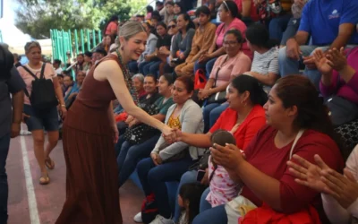 Realiza Presidenta Estrella Palacios entrega de apoyos PROBEC a niñas y niños de la zona urbana