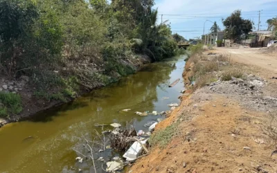 JUMAPAM y Ecología detectan varias descargas ilegales en el canal de la Quinta Chapalita.
