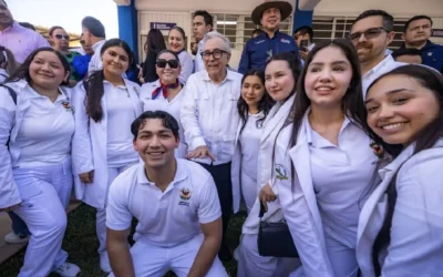 Inaugura el gobernador Rocha Moya la Facultad de Medicina de la UAS en Guasave.