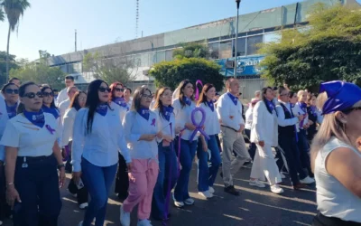 Los Mochis se pinta de violeta: Cientos de ciudadanos y funcionarios marchan por los derechos de la mujer