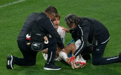 Preocupa lesión de rodilla de Marcel Ruiz; esperan diagnóstico tras estudios médicos