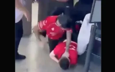 Pelea campal entre aficionados de Atlas y Chivas en el Clásico Tapatío en Los Ángeles