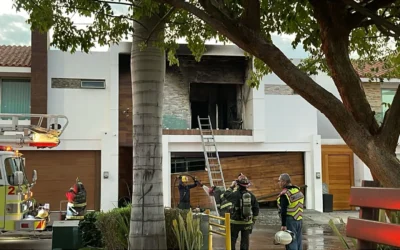 Se acabó el blindaje atacan y queman domicilio en privada de Culiacán.