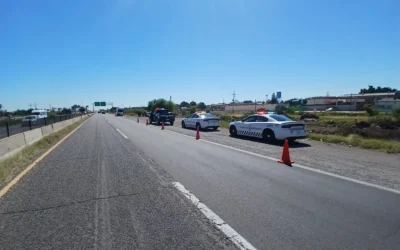 Choque por alcance deja una mujer lesionada en la México 15, en Guasave.