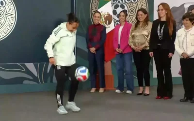 Sheinbaum anuncia que pase a inauguración del Mundial 2026 será para la joven que mejor «domine» el balón