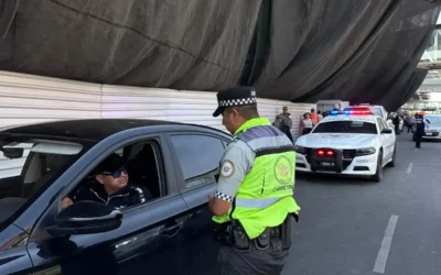 Multa GN hasta con $60 mil a taxis de app que recogen pasajeros en el AICM