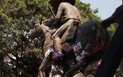 Familia de Emiliano Zapata reaccionó a pintas en estatua: “Las paredes se limpian, los derechos vulnerados dejan marcas permanentes”