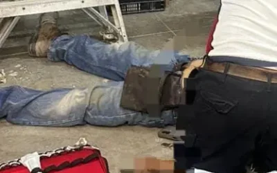 Un hombre murió, tras caer de una escalera.