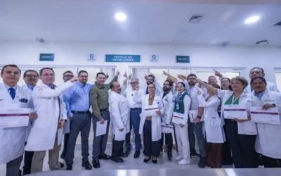 Entregan reconocimientos a personal médico de trasplantes en el HGC IMSS Bienestar.