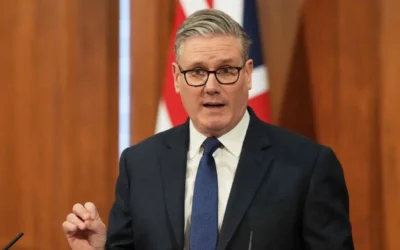 Primer ministro británico reorienta estrategia para reforzar cooperación con Europa tras roces con Trump