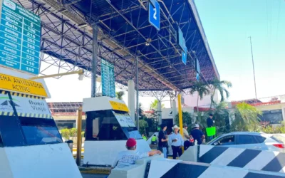 Productores toman caseta de Costa Rica en Culiacán; exigen cambio en política agrícola y precio justo al maíz