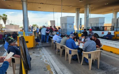 Productores agrícolas mantienen bloqueo en caseta de El Pisal y exigen soluciones reales al gobierno