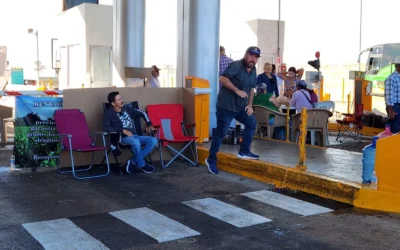 Productores mantienen toma de casetas en Sinaloa; Baltazar Valdéz advierte que no cederán sin pagos