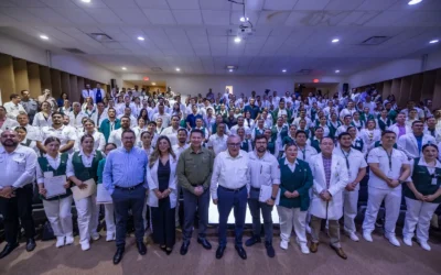 Gobernador Rocha y director del IMSS Bienestar, Alejandro Svarch, dan la bienvenida a 154 especialistas de la salud