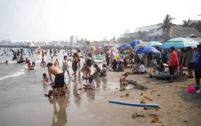 Destaca Claudia Sheinbaum flujo turístico en Veracruz pese a derrame de hidrocarburo en el Golfo de México