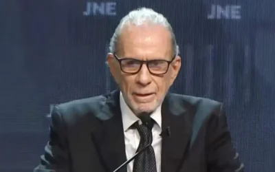 “Abrazos, no balazos”: candidato presidencial de Perú usa frase de AMLO en cierre de campaña